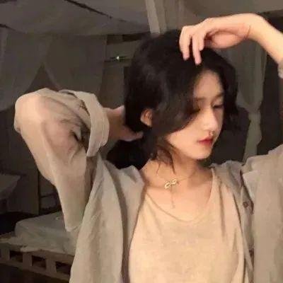 着牛仔裤的钟馗